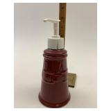 Paprika pump dispenser crack in pump is pictured