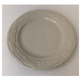 USA ivory 10 inch dinner plate like new
