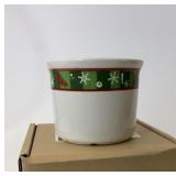NIB Holiday 1 pint crock
