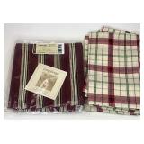 4 Christmas napkins