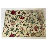 2 Placemats and two napkins