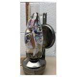 Oil lamp with wall hanging accessory