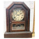 Vintage mantle clock
