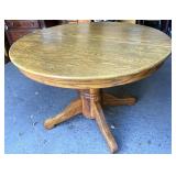 OaK pedestal table
