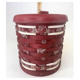 Falling snow round up with lid