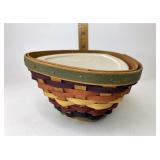 Multicolor small triangle bowl with lid and