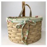 Small scalloped wall pocket with liner and