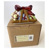 NIB Pottery little gift basket lid
