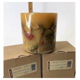 NIB set of two cinnamon clove candles