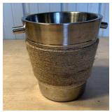 Metal bucket