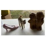 Figurines and ring holder