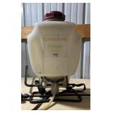 CHAPIN backpack sprayer 4 gallons