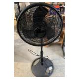 Oscillating fan
