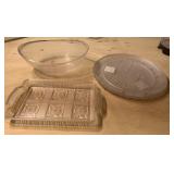 Plastic serving trays