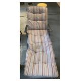Outdoor lounge chair