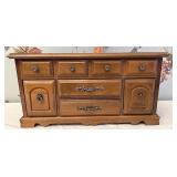 Jewelry box