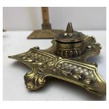 Cast inkwell with pen rest