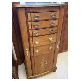 Jewelry chest