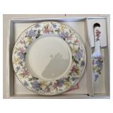 Sadek Cake plate in server
