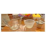 Measuring cups
