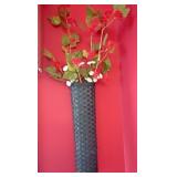 Basket in floral Decour wall art