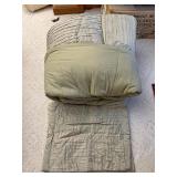 Queen size comforter and two pillowcases