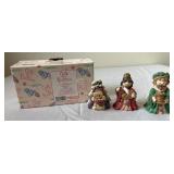 Cute as a button three Wiseman figurine