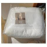 2 comfort pillows
