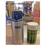 2 thermos