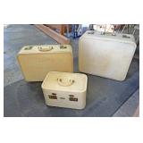 White luggage set