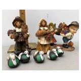 Pilgrims and plastic turkeys
