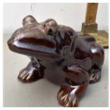 Pottery frog bank