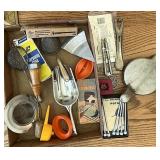 Miscellaneous kitchen items