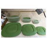 Rubbermaid storage set