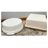 Tupperware pie and cake carriers