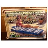 18 pocket lounge raft