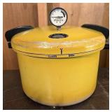 Pressure cooker