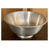 Stainless mixing bowl