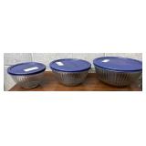 Pyrex mixing bowls