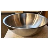 Stainless steel bowl
