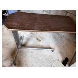 Rolling bed table