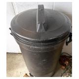 Rubbermaid trashcan