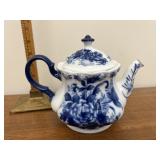 Delft blue tea pot