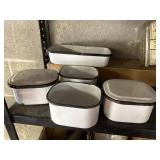 Small enamel containers