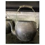 Cast iron kettle missing lids