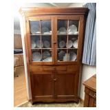 82 x 46 12 pain corner cupboard contents not