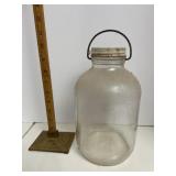 Glass jar