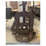 Small pipe vise
