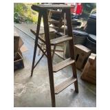 4 foot wooden step ladder