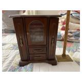 Jewelry box